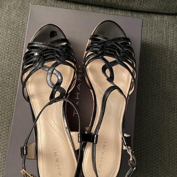 Tahari Black Patent Wedge Size 11 - Picture 5 of 6